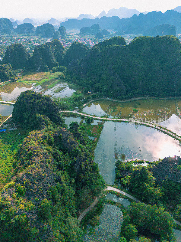 越南宁平区tam coc美丽景观的无人机视图